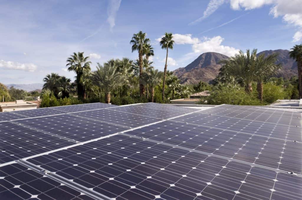 7 Reasons why commercial buildings need solar rooftops